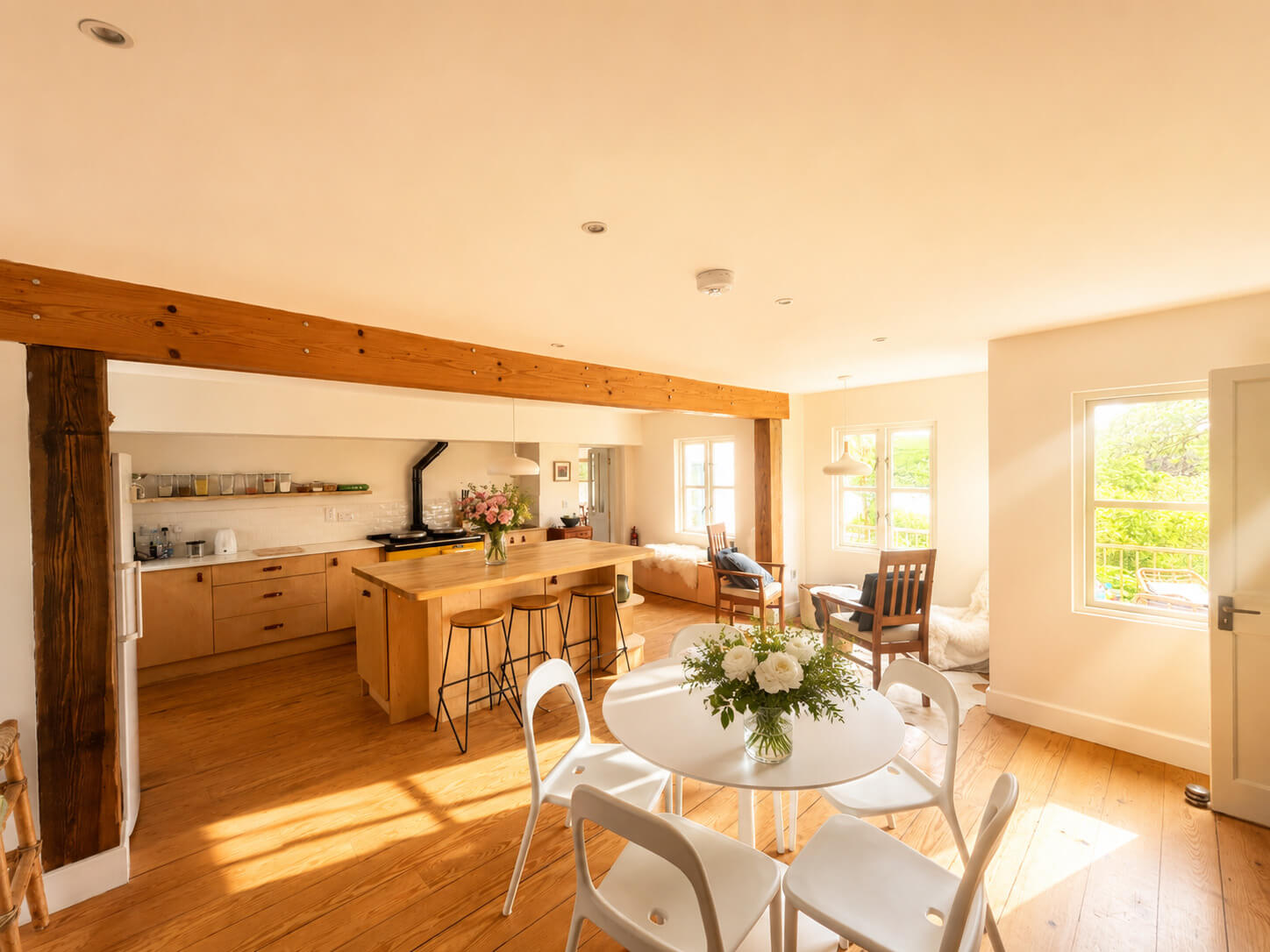 Open plan kitchen and dining room
